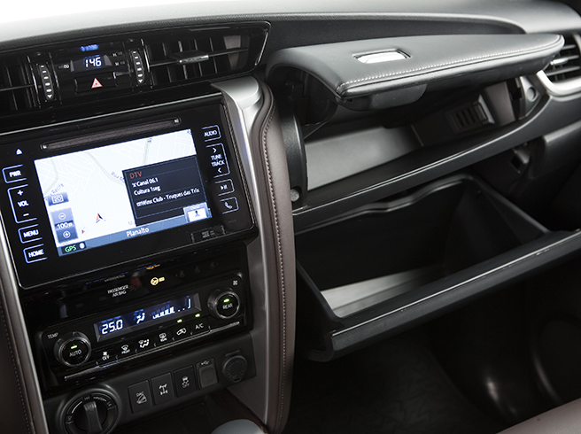 2.8 SRX 4X4 7 LUGARES 16V TURBO INTERCOOLER DIESEL 4P AUTOMÁTICO