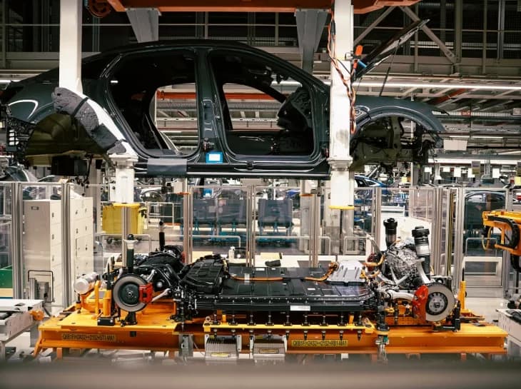 Audi inicia produção do elétrico Q8 e-tron