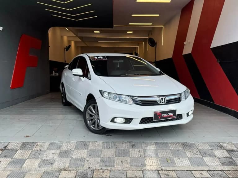 Corolla, Civic e mais 5 sedãs usados automáticos para você que quer espaço e tem até R$ 70 mil para investir