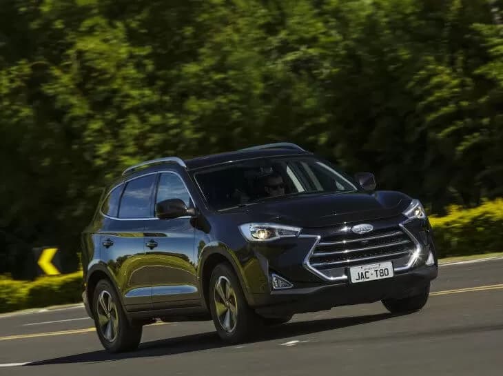 JAC T80 traz motor 2.0 turbo e espaço para sete