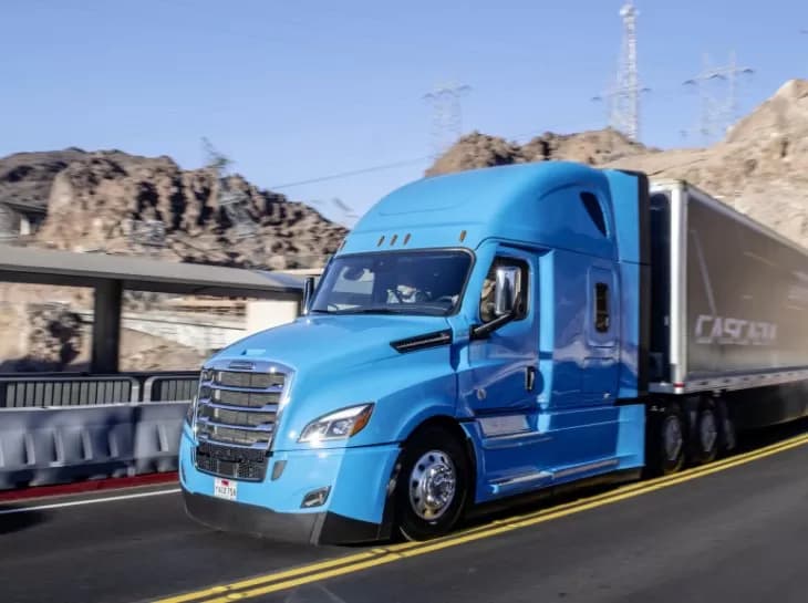 Daimler e Waymo vão construir caminhão autônomo