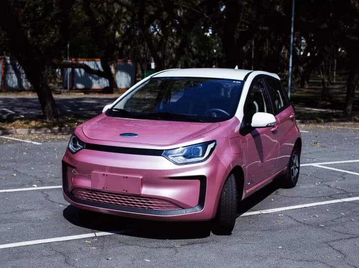 JAC e-JS1 é o carro elétrico mais barato do Brasil