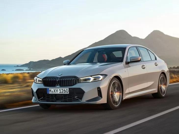 BMW Série 3 muda cara e ganha super tela no painel