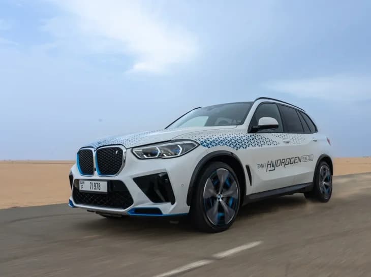 BMW iX5 movido a hidrogênio passa por testes