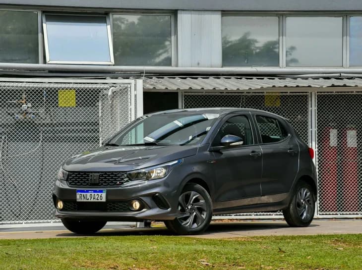 Fiat Argo e Cronos 2025: novos motores e versões