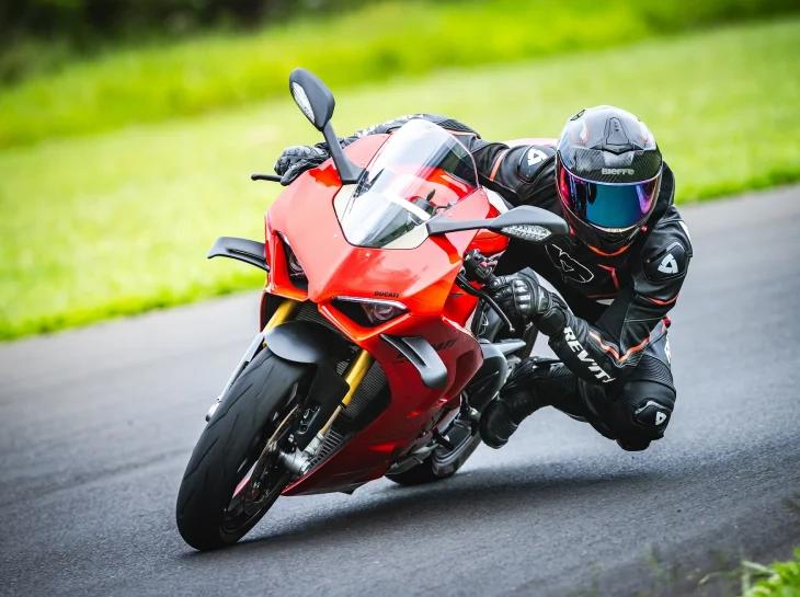 Bieffe e Peels têm novas linhas de capacetes