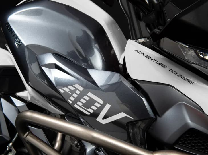 Zontes T 350 ganha nova opção de cor branca