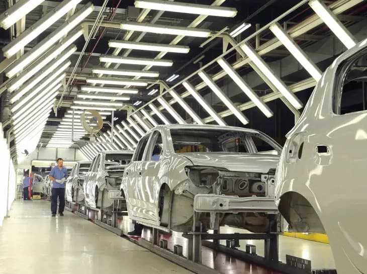 Queda nas exportações afeta produção no bimestre