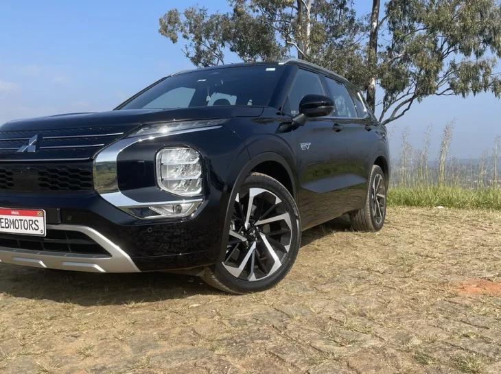 Outlander PHEV combina conforto e DNA off-road