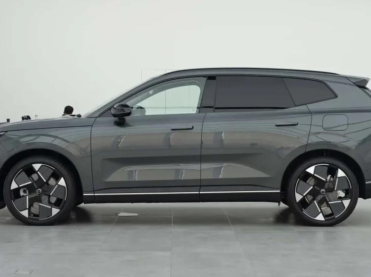 Volvo XC70 PHEV surge aprimorado na China