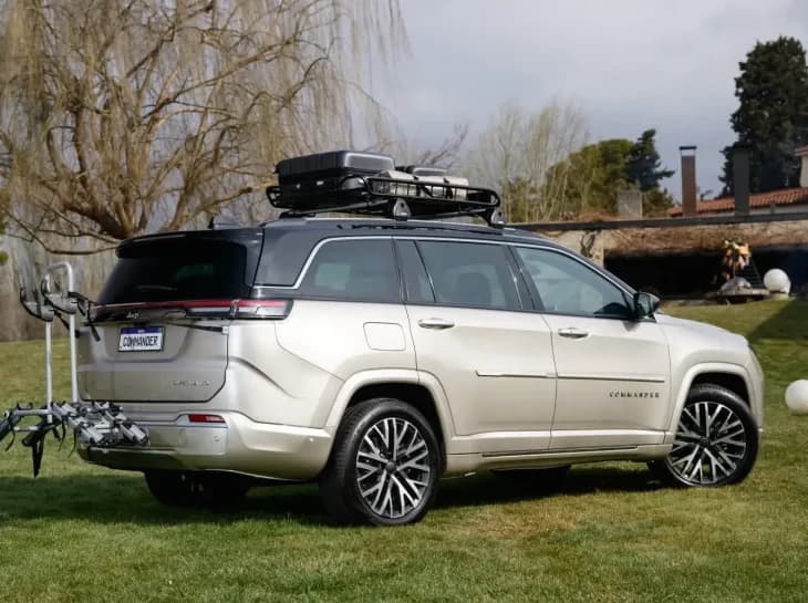 Jeep Commander 2026: mais de 40 acessórios Mopar