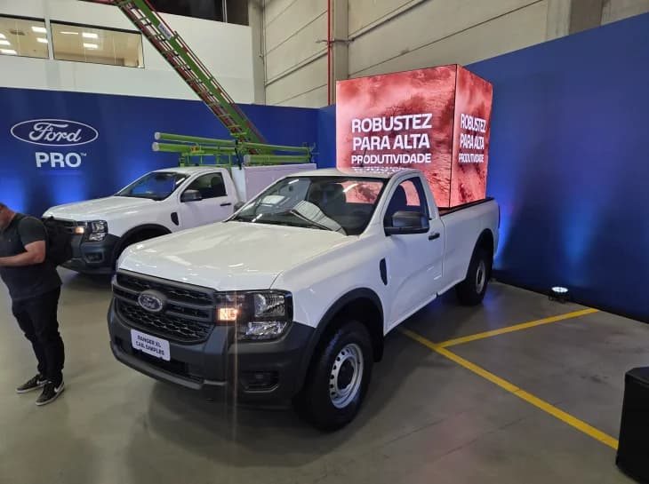 Ranger mostra novas armas e declara guerra à Hilux