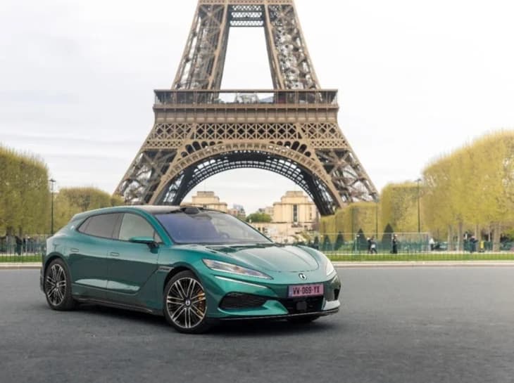 Denza chega à Europa com modelos D9 e Z9 GT