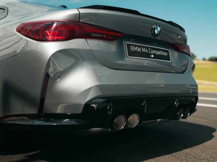 Novo BMW M4 chega ao Brasil e passa de R$ 1 milhão