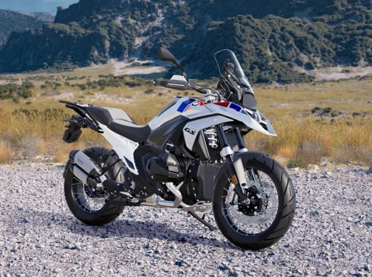 BMW R 1300 GS ganha escape Akrapovic de série