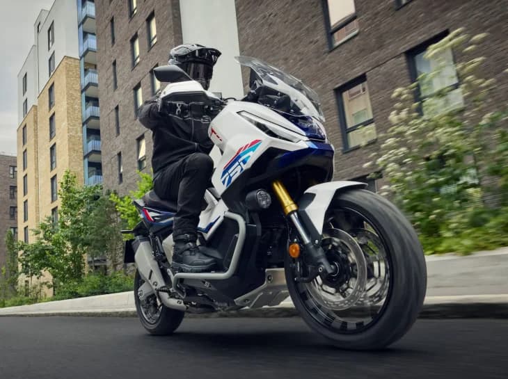 Honda X-ADV 750 chega à linha 2027