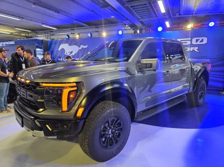 Ford F-150 Raptor chega ao Brasil em 2027