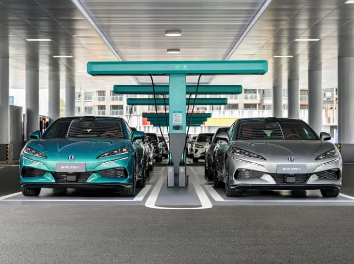 Tecnologia carrega carros elétricos em 5 minutos