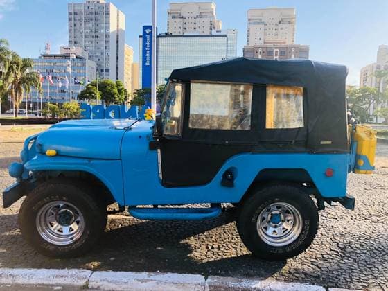 Carro CJ-5