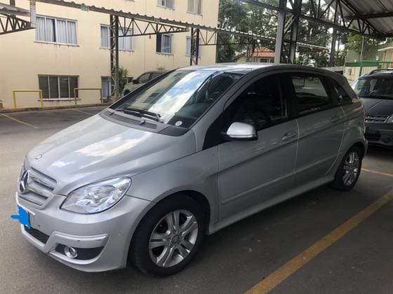 Carro 1.7 8V GASOLINA 4P AUTOMÁTICO