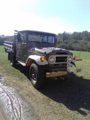 Carro 3.7 BJ50LV 4X4 TETO RIGIDO DIESEL 2P MANUAL