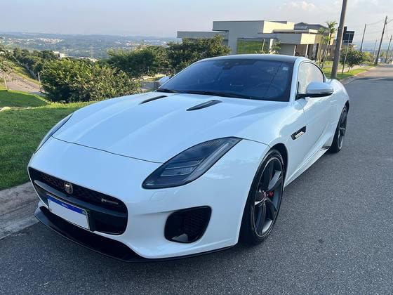 Carro 2.0 P300 GASOLINA R-DYNAMIC COUPÉ AUTOMÁTICO