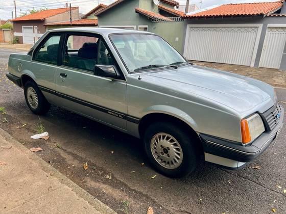 Carro 1.8 SL/E 8V ÁLCOOL 2P MANUAL