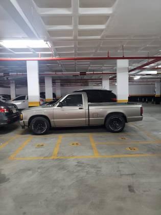 Carro 4.3 SFI DLX 4X2 CS V6 12V GASOLINA 2P MANUAL