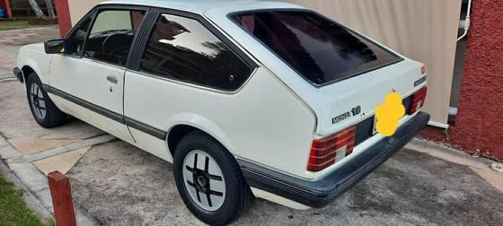 Carro 1.8 HATCH 8V GASOLINA 2P MANUAL