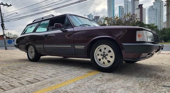 Carro 4.1 DIPLOMATA SE 12V ÁLCOOL 2P MANUAL