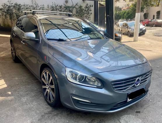 Carro 2.0 T4 MOMENTUM GASOLINA 4P AUTOMÁTICO