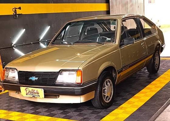 Carro 1.6 HATCH 8V ÁLCOOL 2P MANUAL