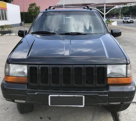 Carro 4.0 LAREDO 4X4 6I 12V GASOLINA 4P AUTOMÁTICO