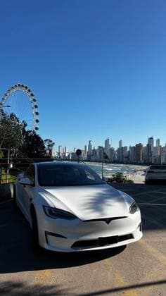 Carro ELÉTRICO PLAID