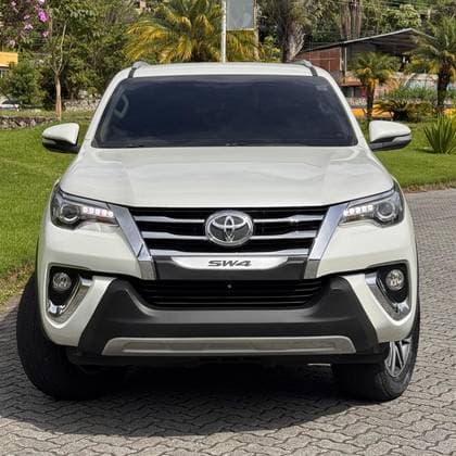 Carro 2.8 SRX 4X4 7 LUGARES 16V TURBO INTERCOOLER DIESEL 4P AUTOMÁTICO