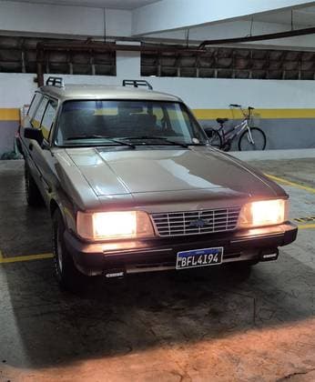 Carro 2.5 COMODORO 8V GASOLINA 2P MANUAL