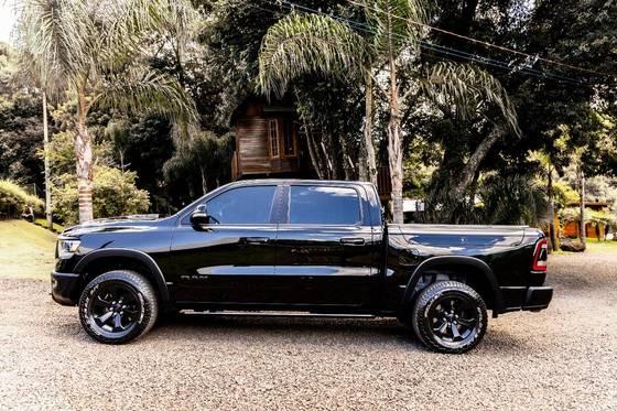 Carro 5.7 V8 GASOLINA REBEL CD 4X4 AUTOMÁTICO