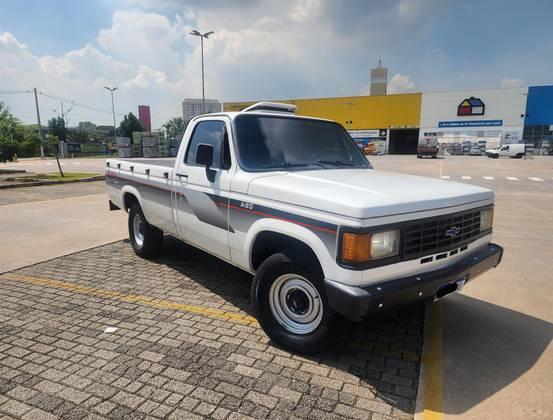 Carro 4.1 CUSTOM DE LUXE CS 12V ÁLCOOL 2P MANUAL