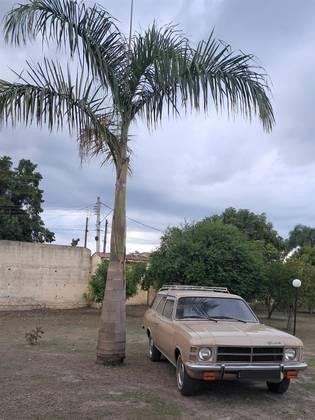 Carro 2.5 L 8V GASOLINA 2P MANUAL