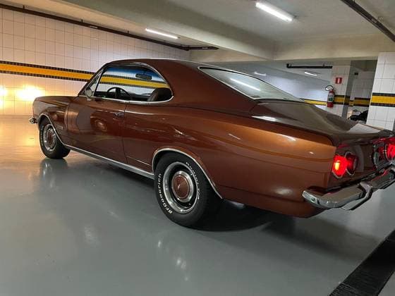 Carro 4.1 DE LUXO 12V GASOLINA 2P MANUAL