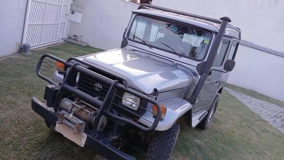 Carro 3.7 BJ50LV 4X4 TETO RIGIDO DIESEL 2P MANUAL