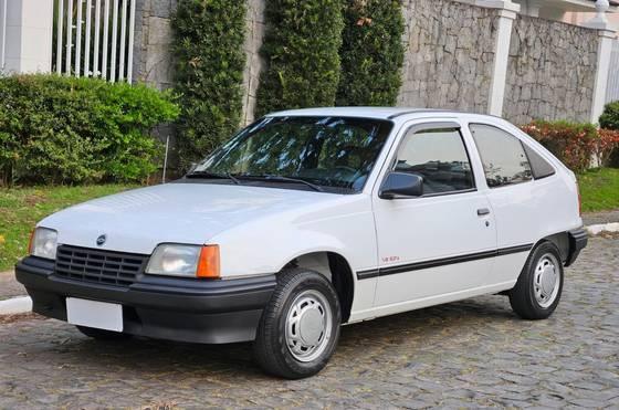 Carro 1.8 EFI GL 8V GASOLINA 2P MANUAL