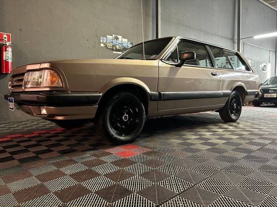 Carro 1.8 GLX 8V GASOLINA 2P MANUAL