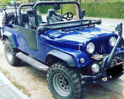 Carro CJ-5