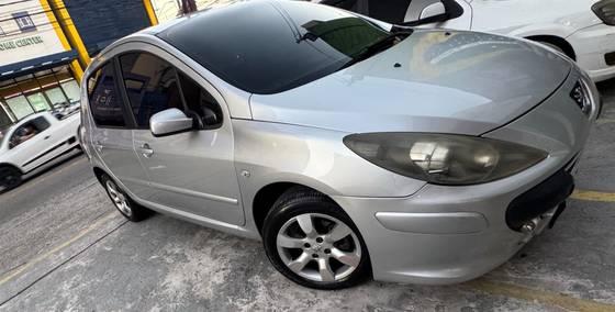 Carro 2.0 PRESENCE 16V FLEX 4P AUTOMÁTICO