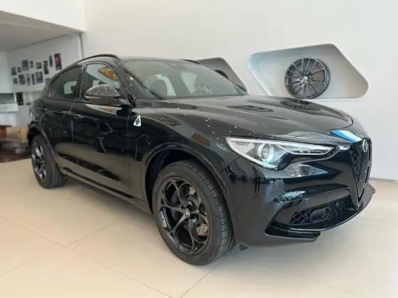 Carro 2.9 V6 TWIN TURBO GASOLINA QUADRIFOGLIO AUTOMÁTICO
