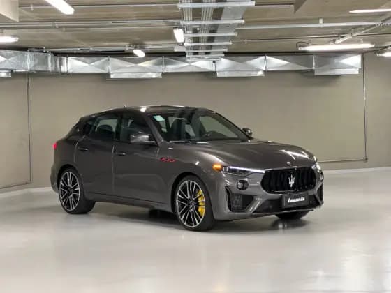 Carro 3.8 V8 TURBO GASOLINA TROFEO Q4 AUTOMÁTICO
