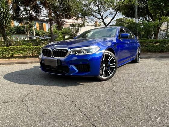 Carro 4.4 V8 TWIN POWER M XDRIVE STEPTRONIC