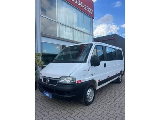 Carro 2.3 MINIBUS TETO BAIXO 8V TURBO DIESEL 3P MANUAL