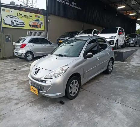 Carro 1.4 PRESENCE 8V GASOLINA 2P MANUAL